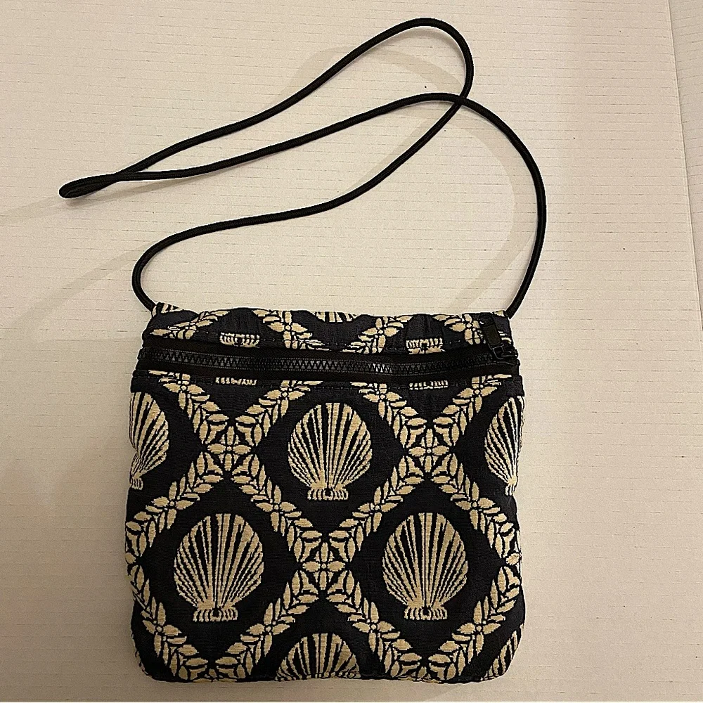 Bonnie Crossbody Nautical Sea Shell Print Blue and White Bag. - Picture 1 of 5